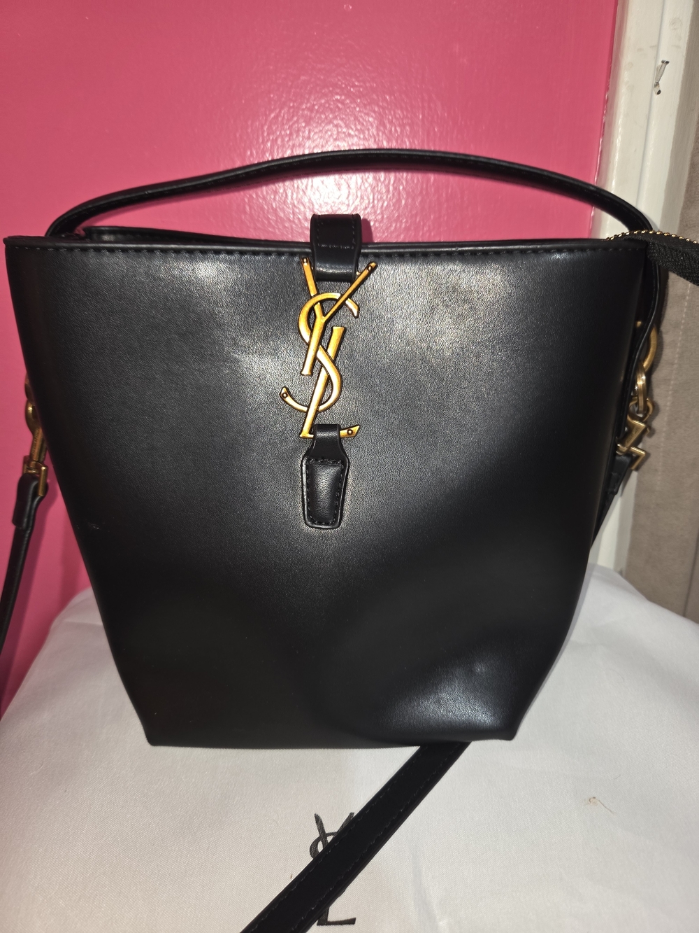 New Small Black Bucket / Tote With Shouder/ Crossbody Strap